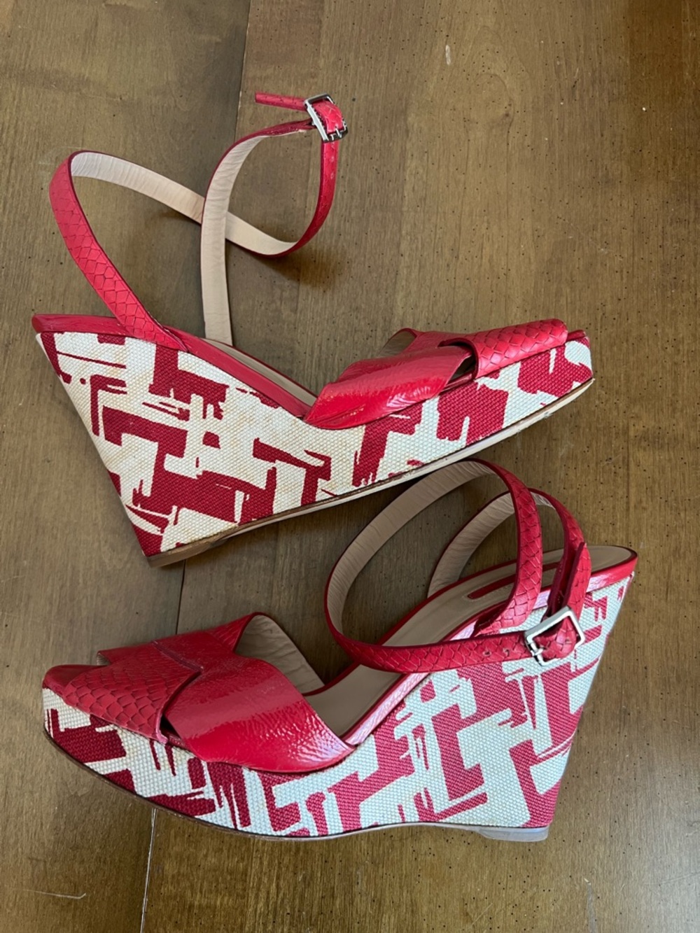 Longchamp‎ Red Textured Open-Toe Ankle Strap Heels Size 7.5 (38) - Picture 6 of 6